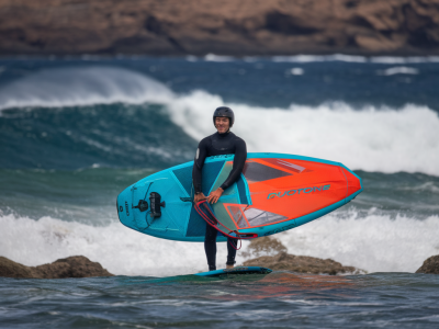 Step-by-step windsurfing prep for Famara cross-shore runs using Fanatic or Duotone gear